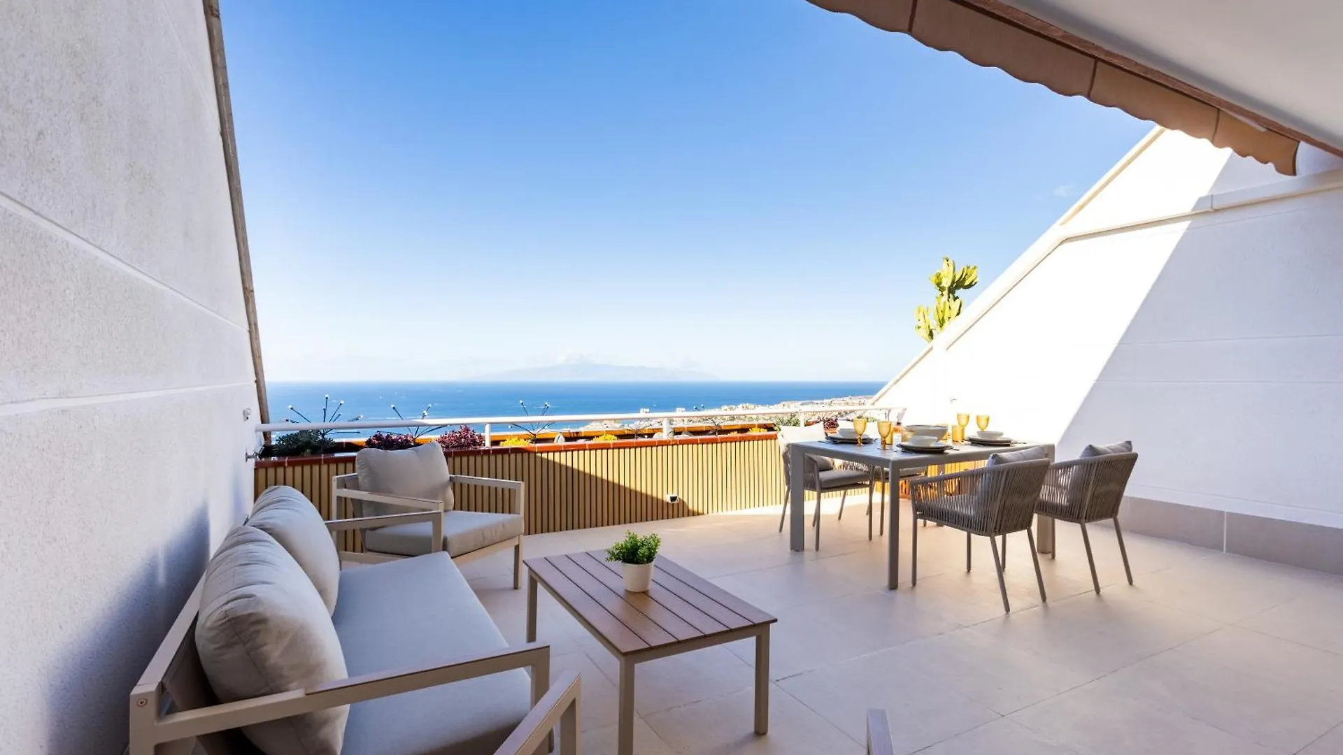 Home2Book Chic Costa Adeje Getaway Sea Views &Pool location